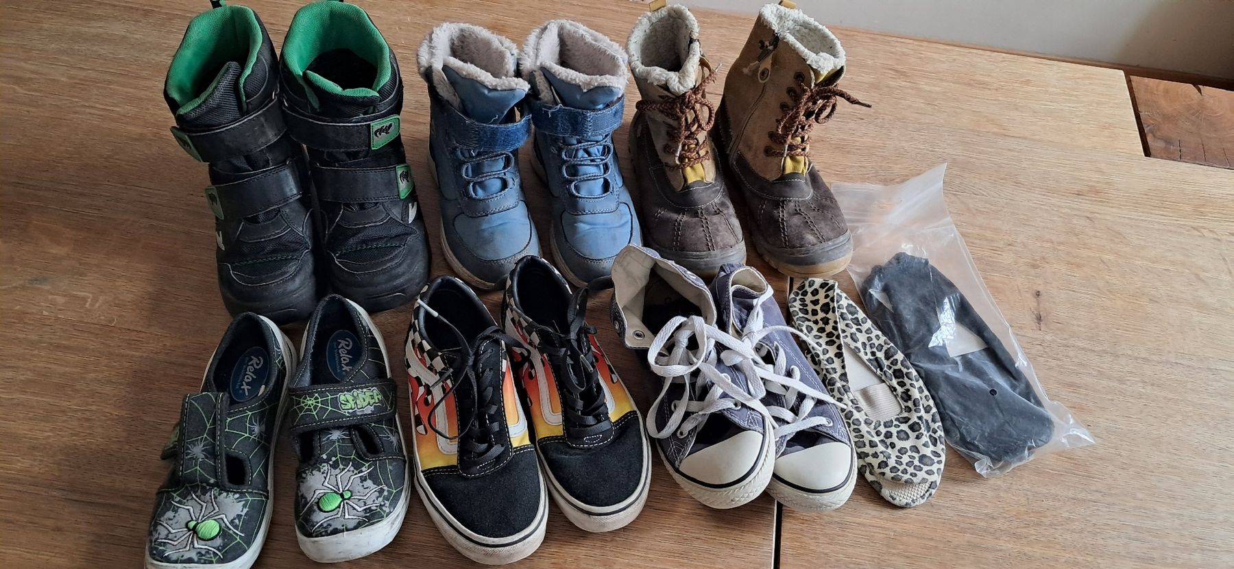 Schuhe für Jungen: Schuhpaket Gr.31-33 – Gebraucht aus Nidau von Darkpooh