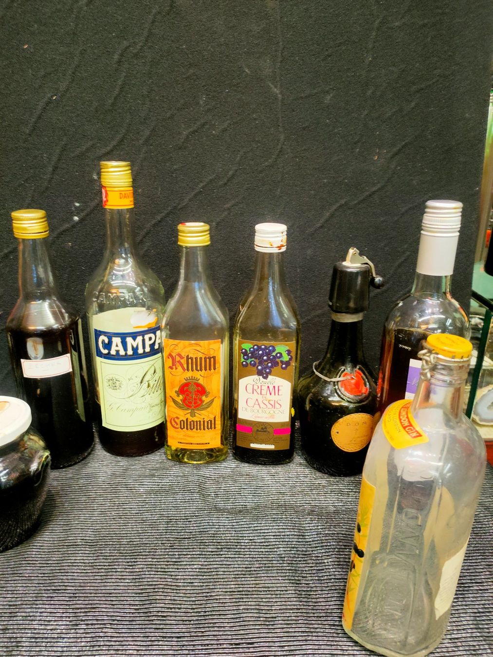Bevande alcoliche: LOT 8 BOUTEILLES D'ALCOOL DIVERSES – Usato da Genève venduto da Leboucheoreilles