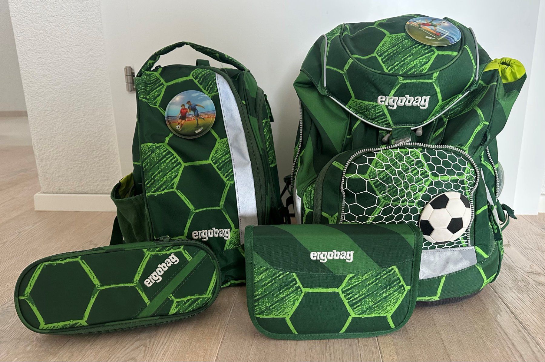Ergobag Rucksäcke: Ergobag Pack Set 4-teilig – Gebraucht aus Eschenbach SG von PAFAMA