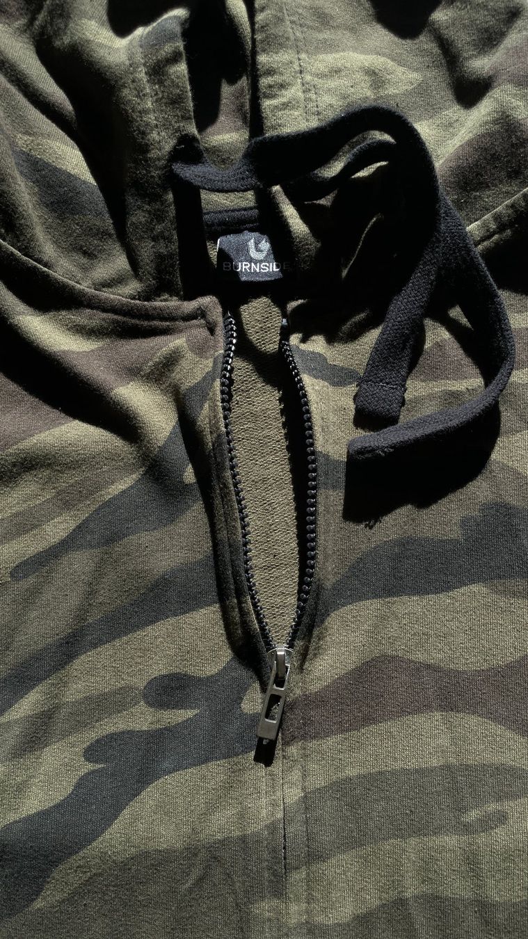 Jacken: Zoodie Jacke Camouflage Grösse L – Neu (gemäss Beschreibung) aus Glattfelden von cybermaxx