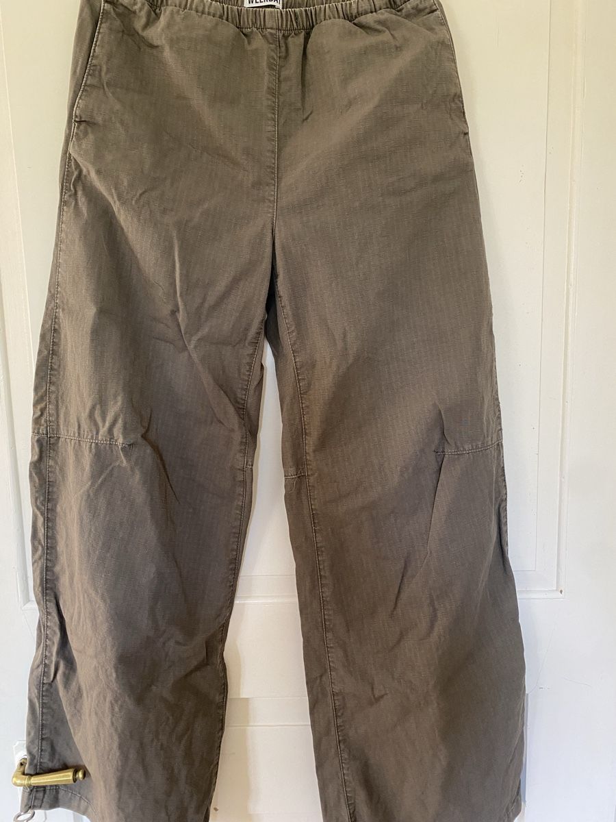 Weekday Pantaloni: Weekday low rise Hose – Usato da Zürich venduto da jeje_55