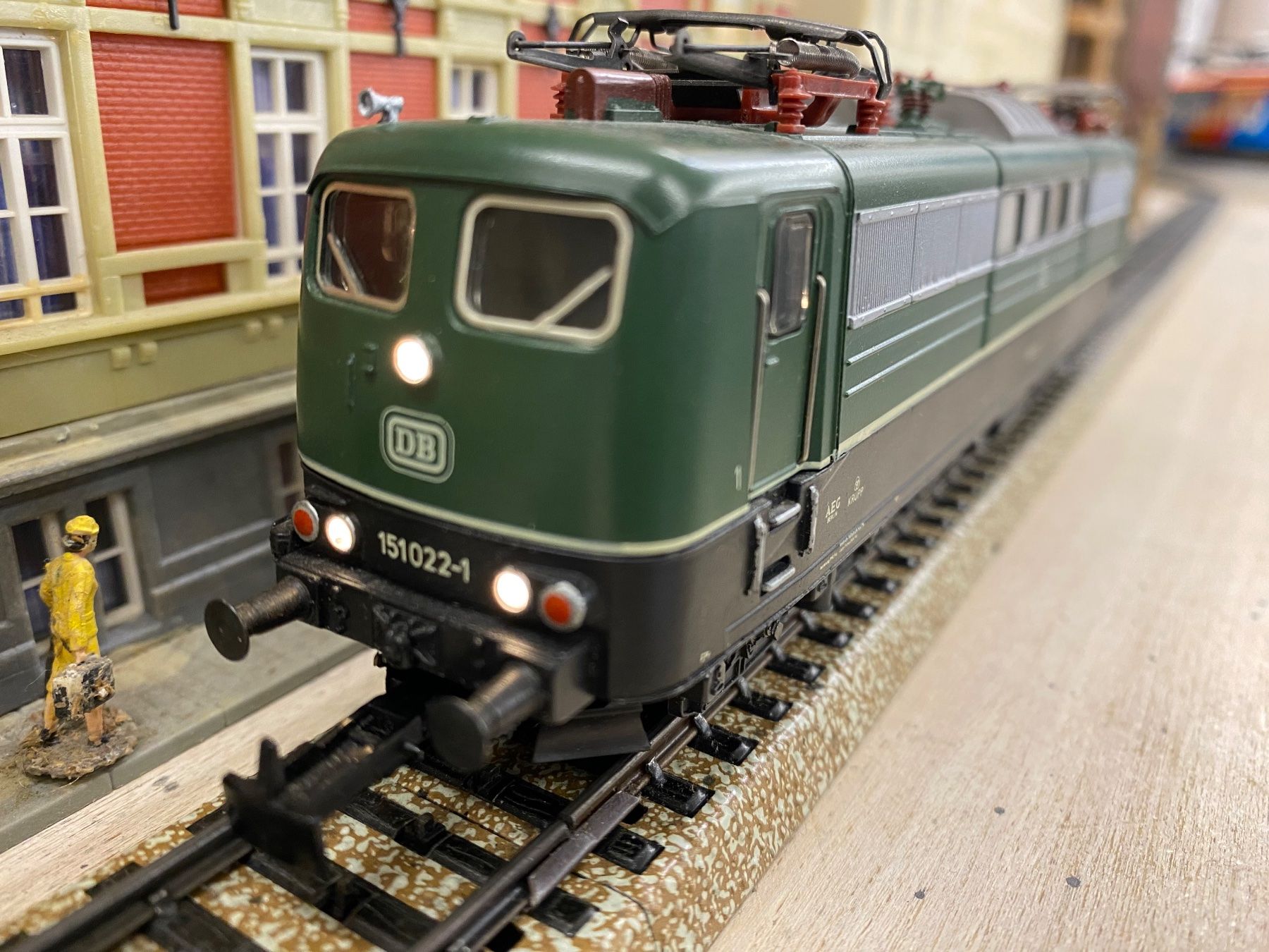 Märklin Modellini di ferrovie: Märklin 3057 DB BR 151 – Usato da Lupsingen venduto da New-Haven
