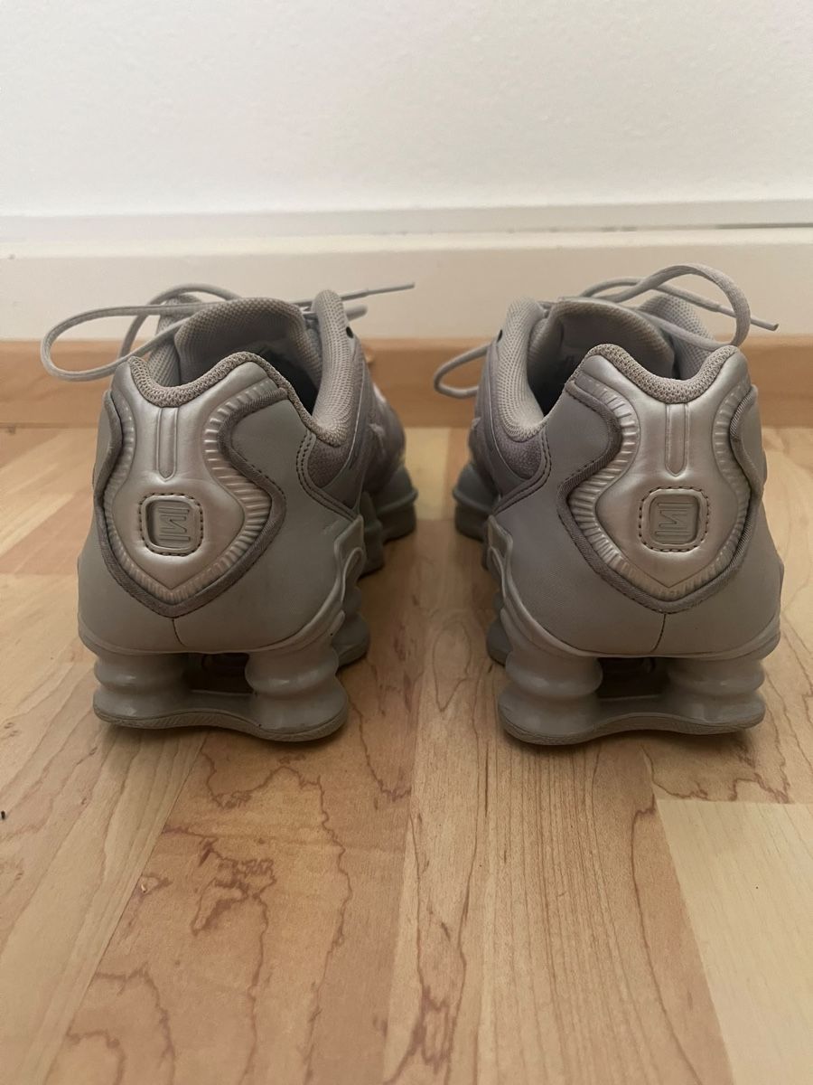 Nike Scarpe da donna: Nike Shox grau Schuhe – Nuovo (secondo la descrizione) da Zürich venduto da msxmsx 4