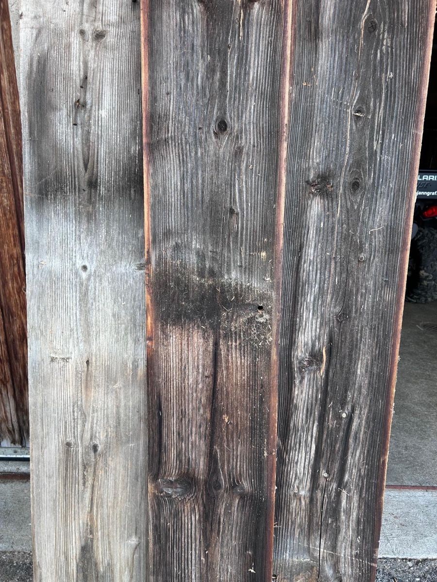 Articoli in legno: Altholz Bretter – Usato da Unterwasser venduto da SIMINIEDI16 2