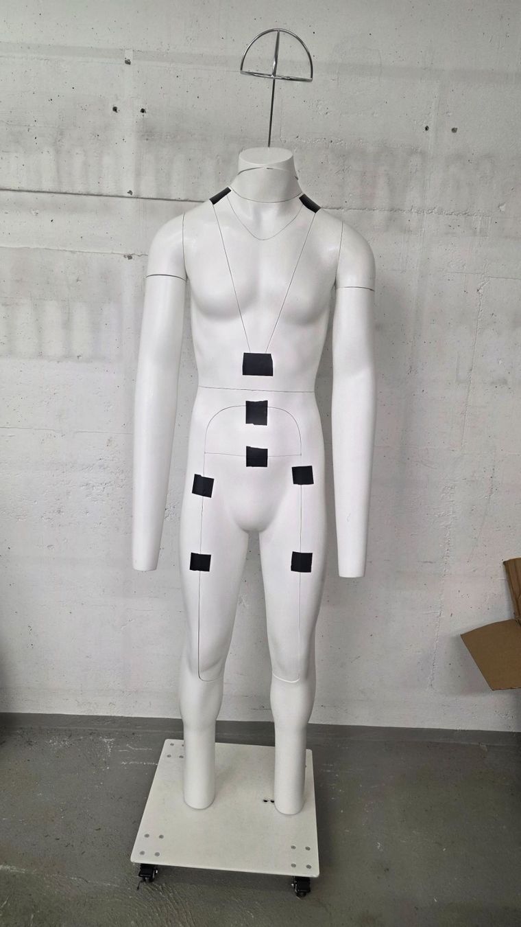 Sonstige Dekorationen & Accessoires: Professionelle Ghost Mannequin Damenfigur – Gebraucht aus Wettingen von EllyJ