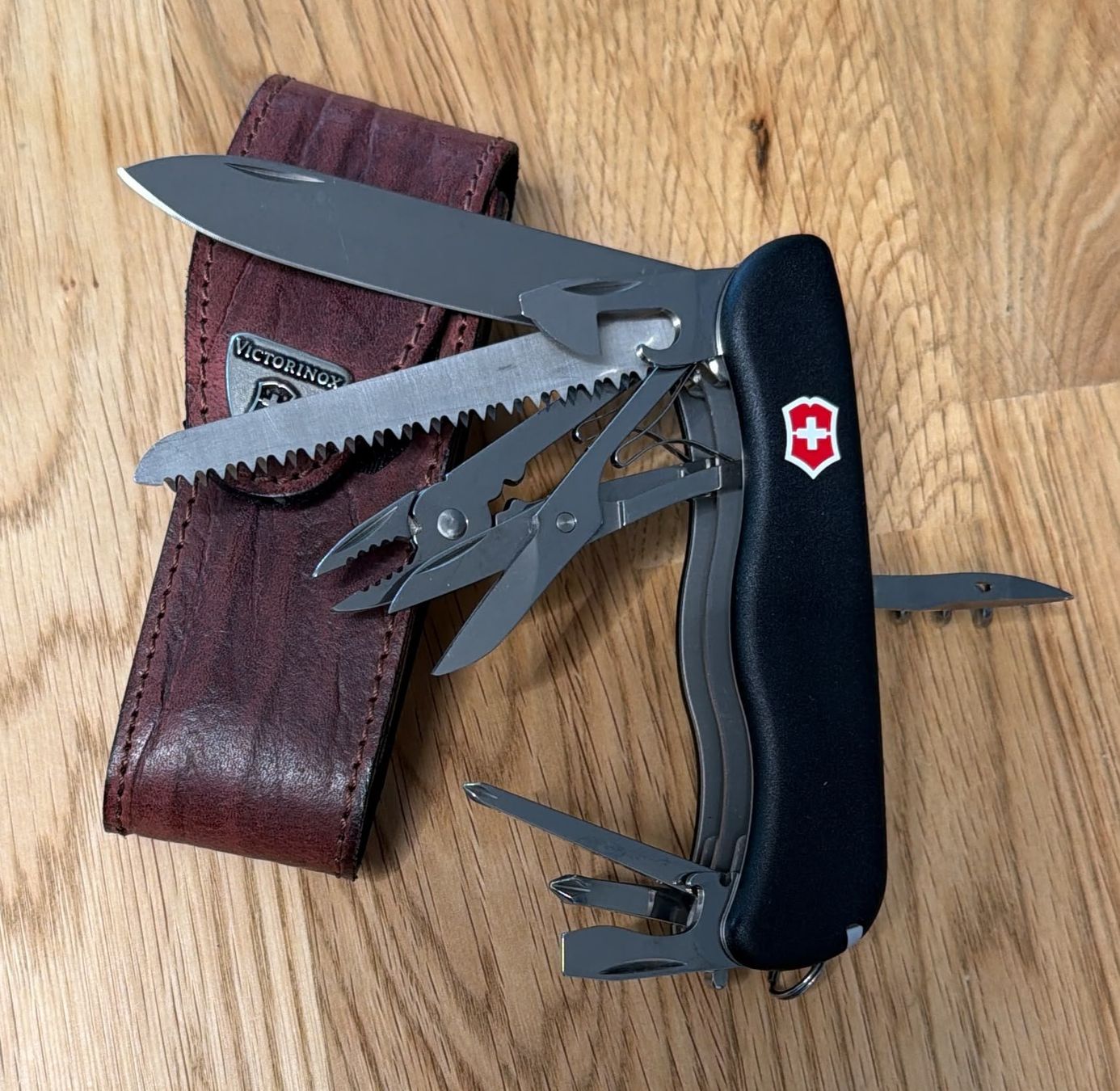 Victorinox Coltelli tascabile: VICTORINOX SACKMESSER MIT ETUI – Nuovo (secondo la descrizione) da Zürich venduto da Frei-Occasionen 5