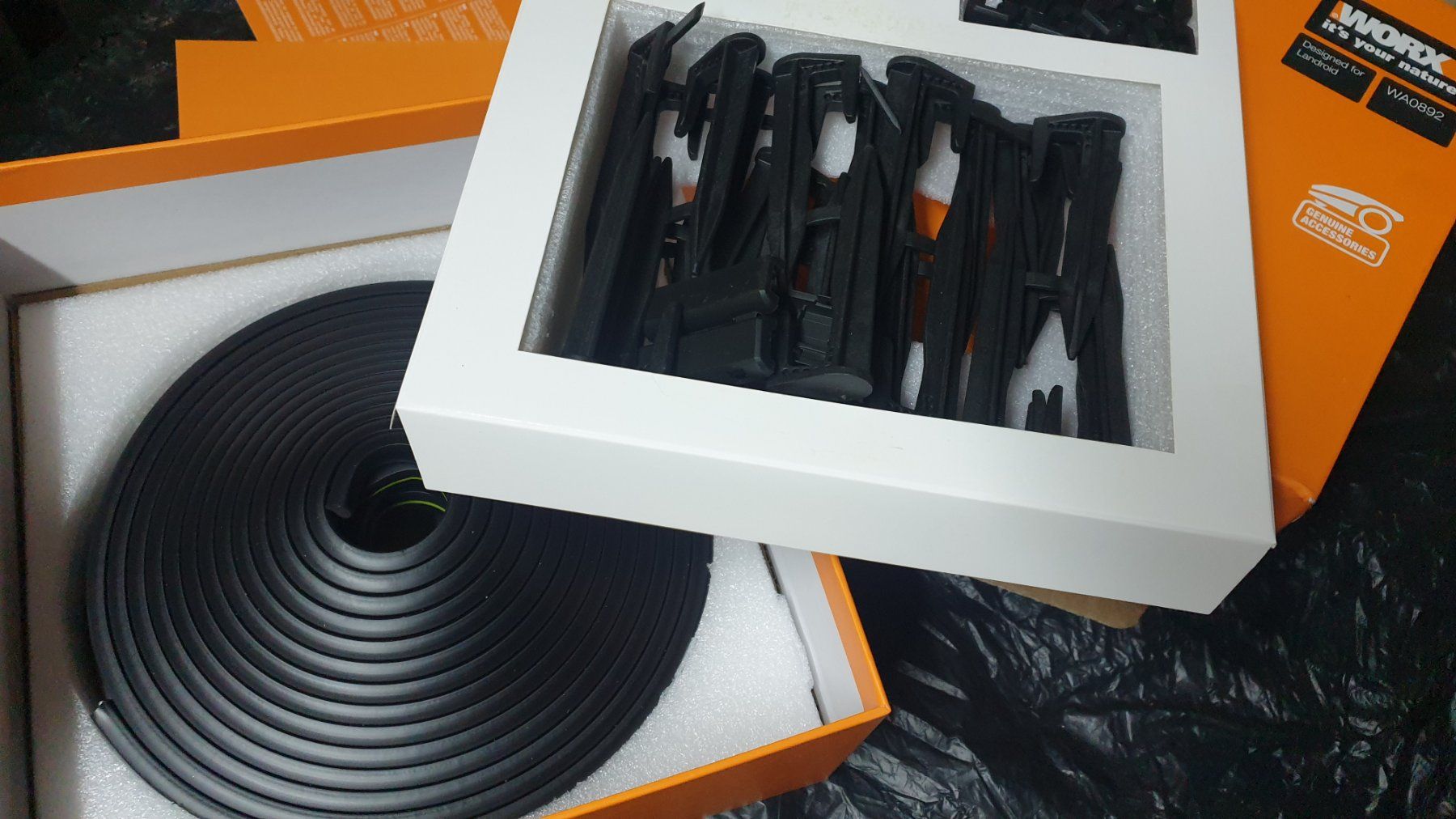 Worx Tagliaerba: WORX Off Limits WA0892 mahroboter – Nuovo (secondo la descrizione) da Val D Illiez venduto da SnowRoof 1
