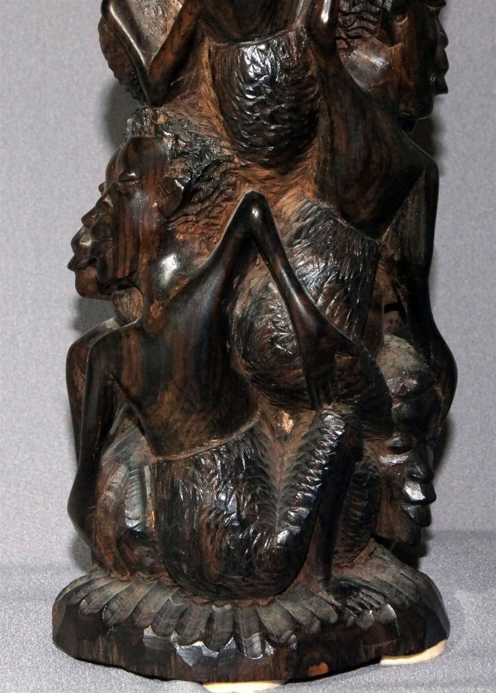 Skulpturen & Statuen: Fantastische Ebenholzschnitzerei – Gebraucht aus Geroldswil von ARTEFACTO 4