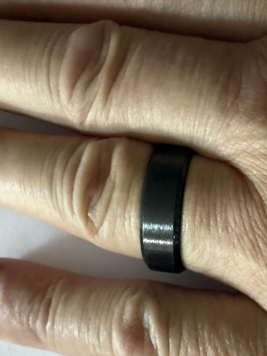 Anelli: 1 Stück Schwarzer Herren Ring, Grösse 13. – Usato da Rheinfelden venduto da Gazzi