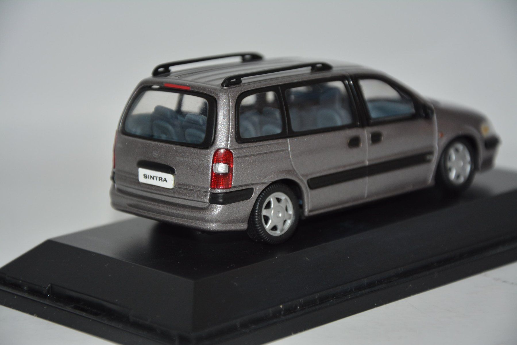 Opel Modellini d'auto: Opel Sintra 1996 , Schuco , 1:43 – Nuovo e nell'imballaggio originale da Goldach venduto da Feivel9 5