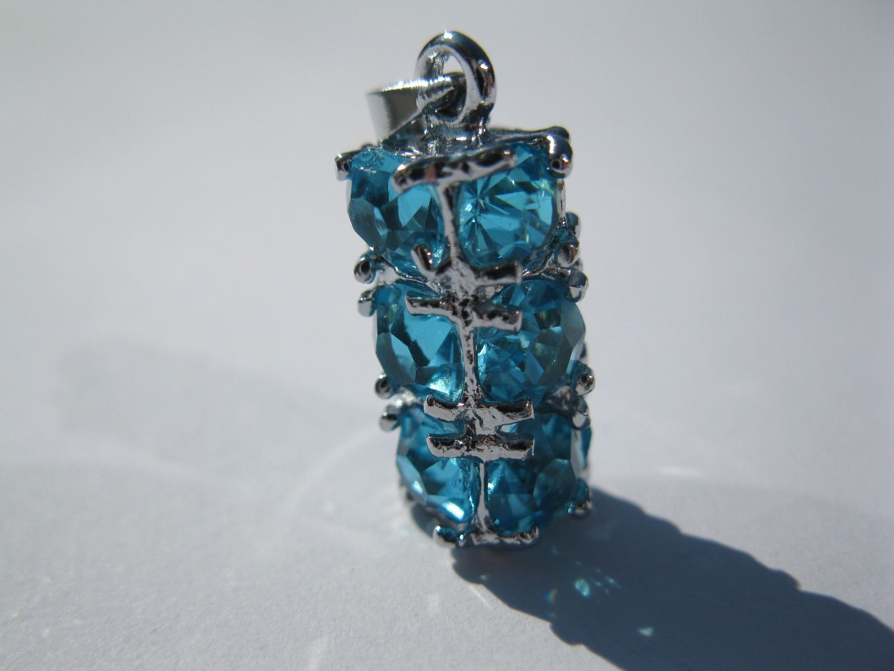 Anhänger: Anhänger mit blauem Strass – Neu und originalverpackt aus St. Margarethen TG von LuanaKa 1