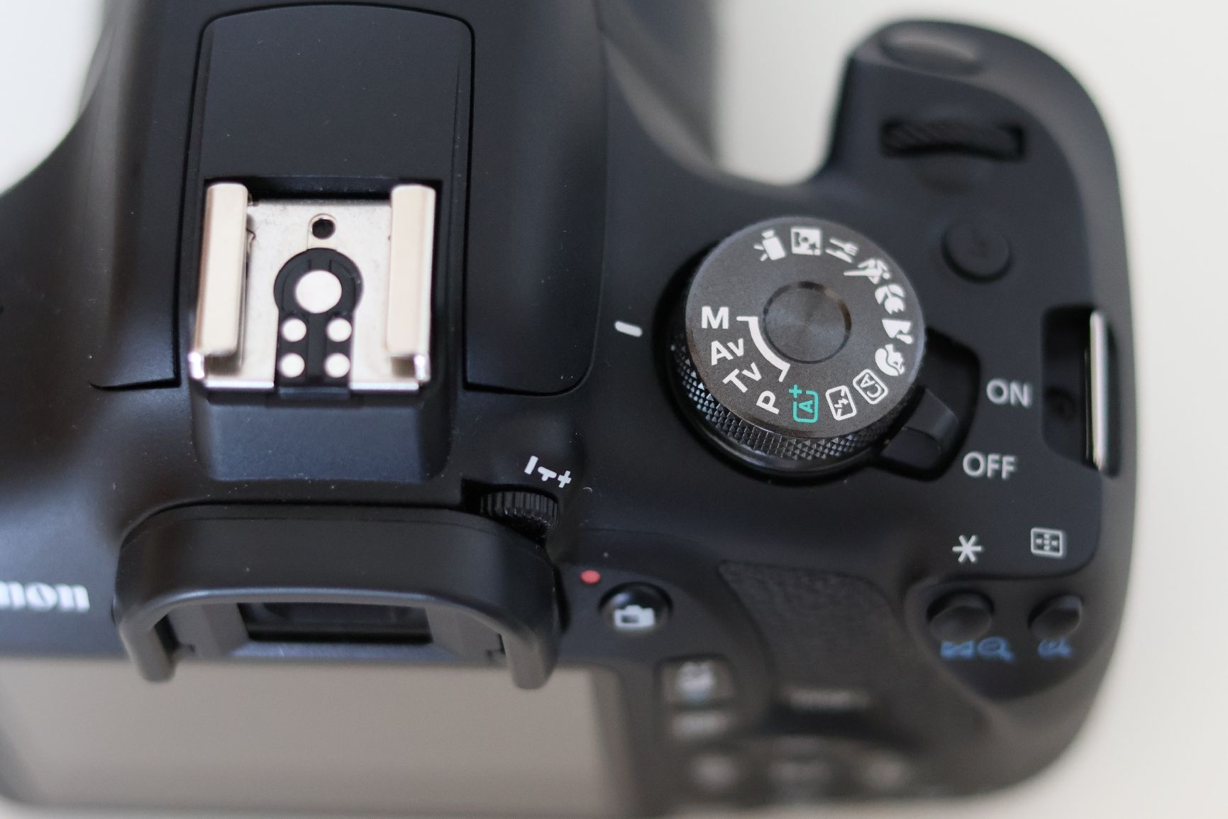 Canon Kamera: Canon EOS 2000D – Gebraucht aus Holziken von Ian98 1
