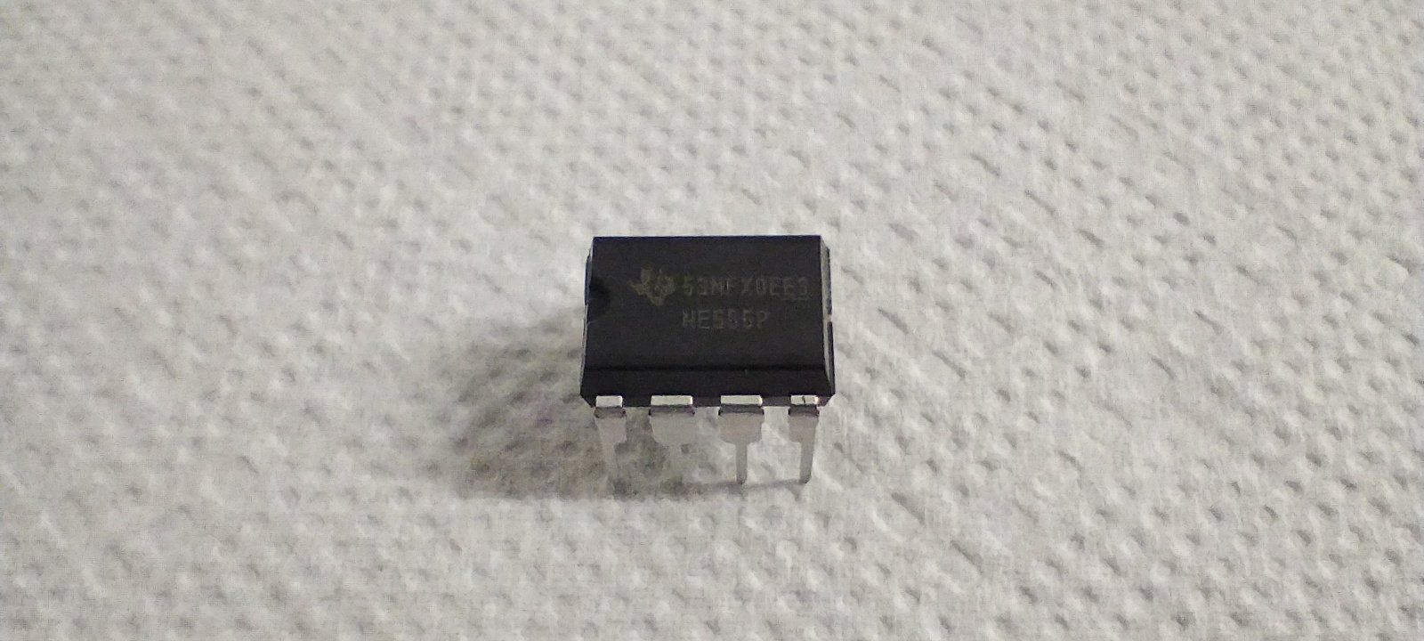 Texas Instruments Componenti elettronici: 5 Stk NE555P Texas Instruments DIP8 – Nuovo (secondo la descrizione) da Altdorf UR venduto da Simpson0