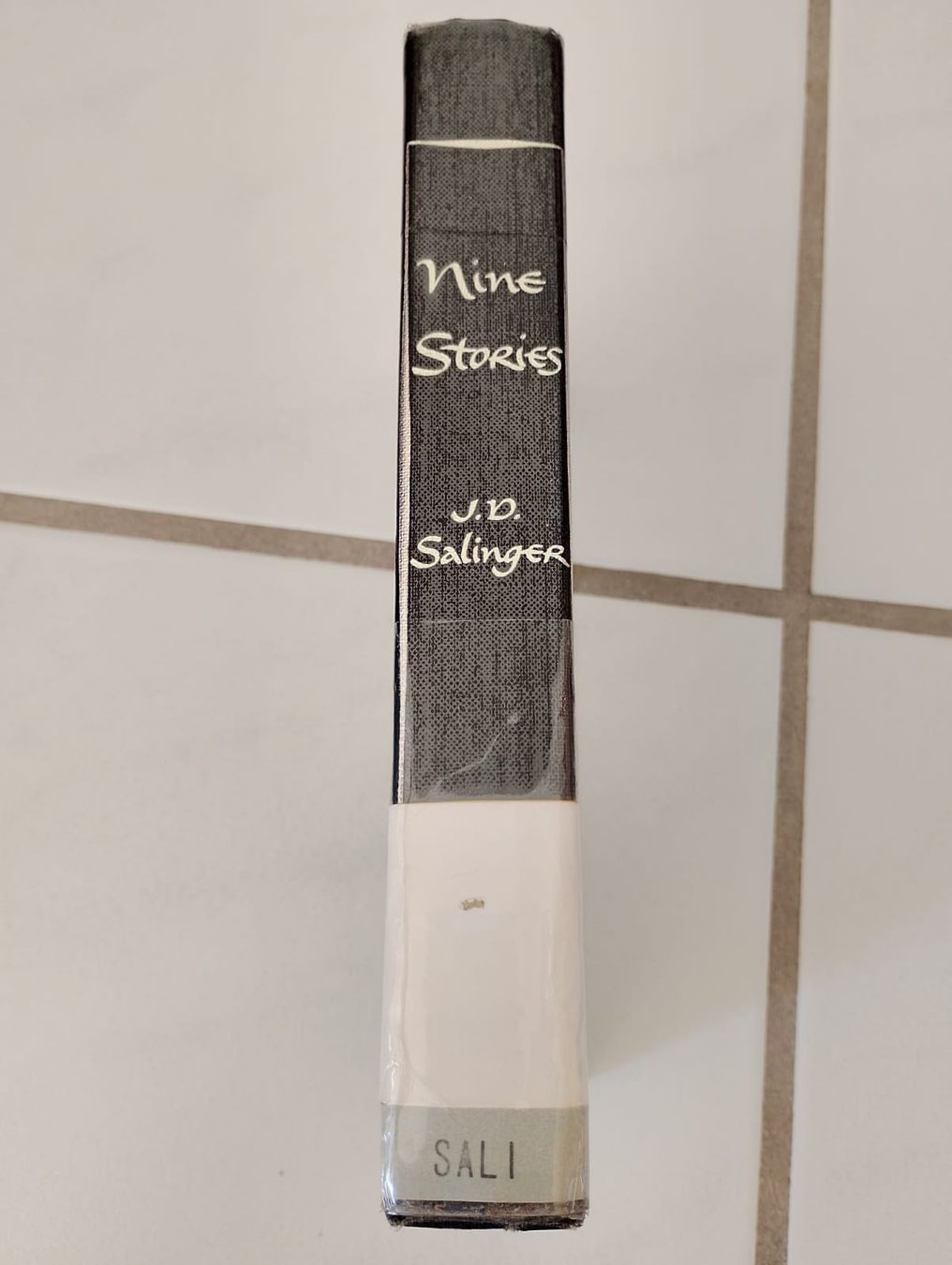 Libri: Nine Stories - J.D. Salinger – Usato da Ehrendingen venduto da 2Guagua2