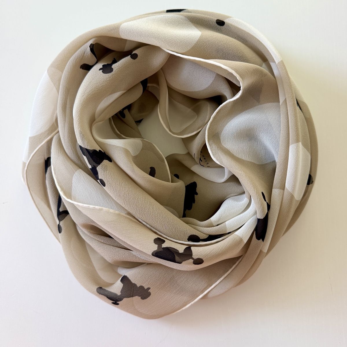 Fabric Frontline Foulards, Tücher & Schals: FABRIC FRONTLINE Silk Scarf – Neu (gemäss Beschreibung) aus Freienbach von Avviivva_Shop