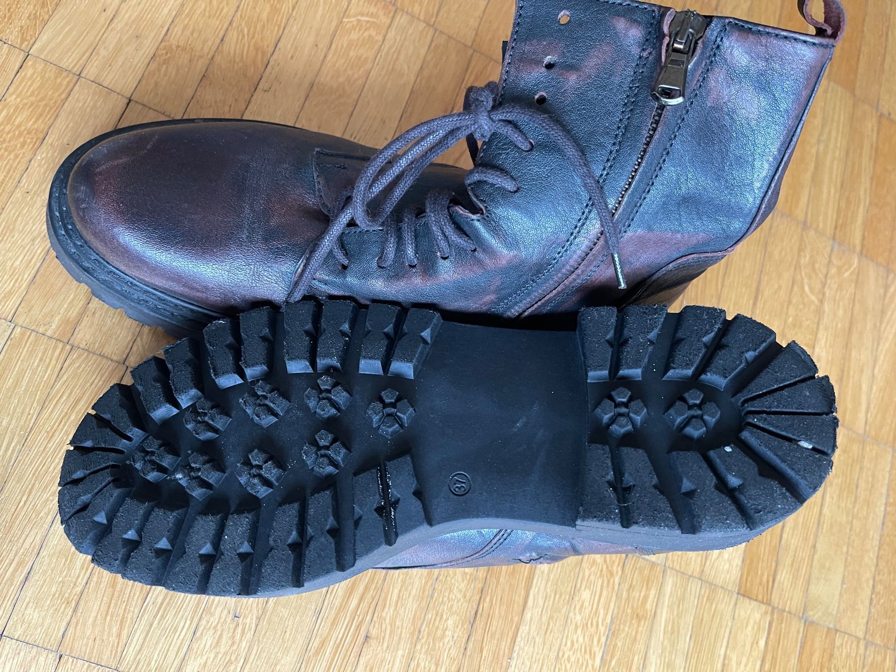 Scarpe da donna: Stiefel aus Italien – Usato da Zürich venduto da zki_yzj7 2