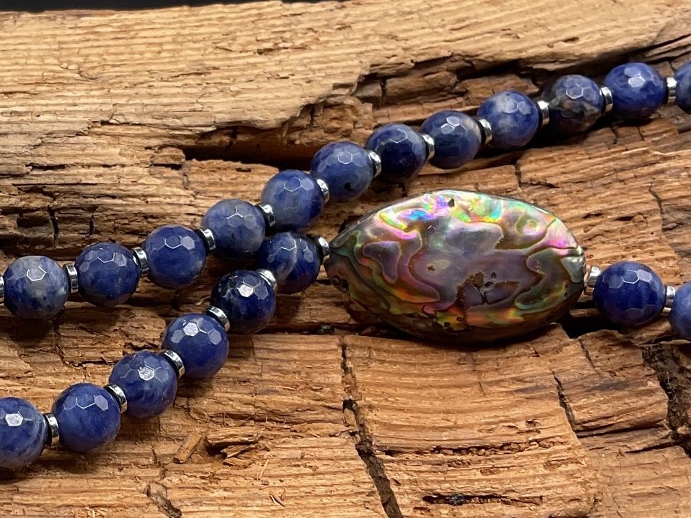Catenine: Collier Sodalith, facettiert mit Pauamuschel – Nuovo (secondo la descrizione) da luzern venduto da Alpendorf1 3