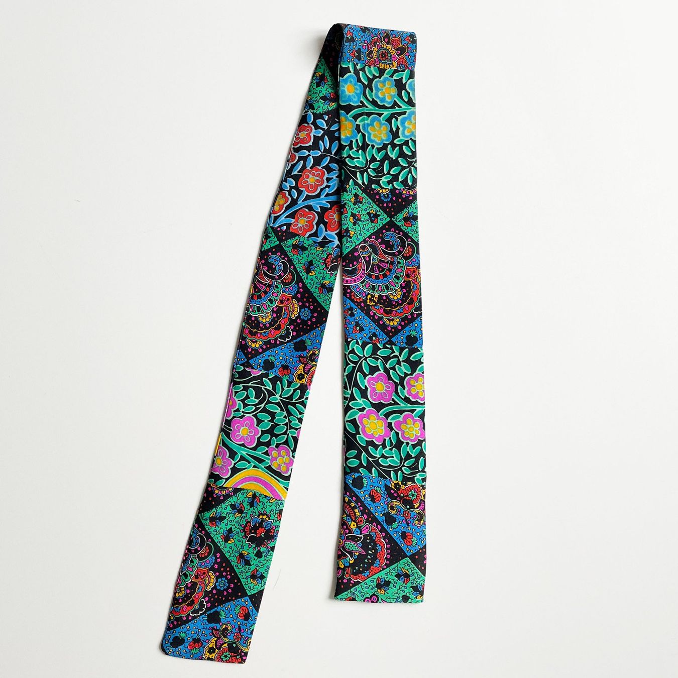 Foulard & Sciarpe: Twilly kleiner Schal 100% Seide hand made Silvia-K Patchwork – Nuovo (secondo la descrizione) da Brüttisellen venduto da Buxus 1
