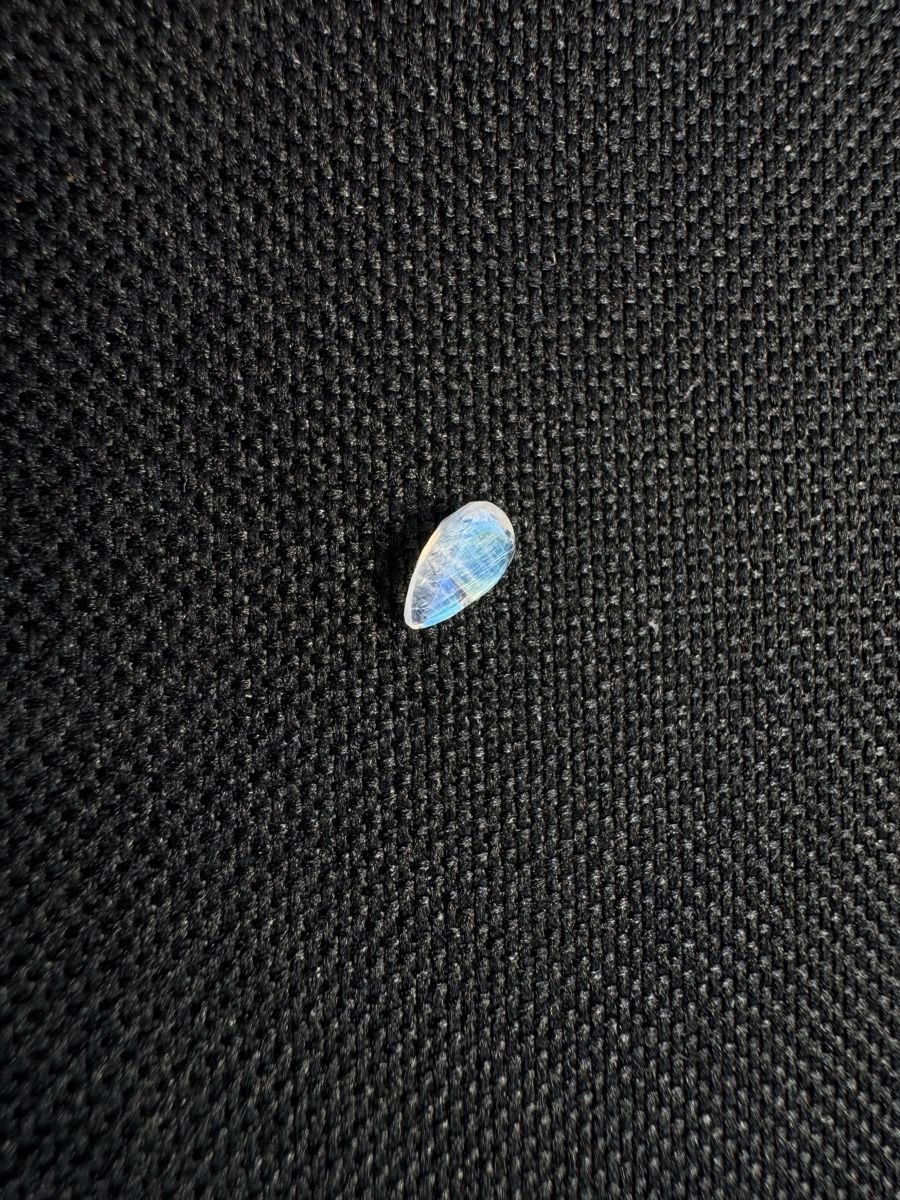 Pierres précieuses: Mondstein 0.65ct – Neuf avec emballage d'origine à Wängi par Horus90 1