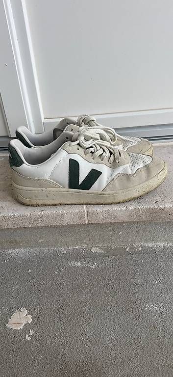 Veja Scarpe da uomo: Sneaker VEJA T41 – Usato da Grandvaux venduto da car_g25b 1