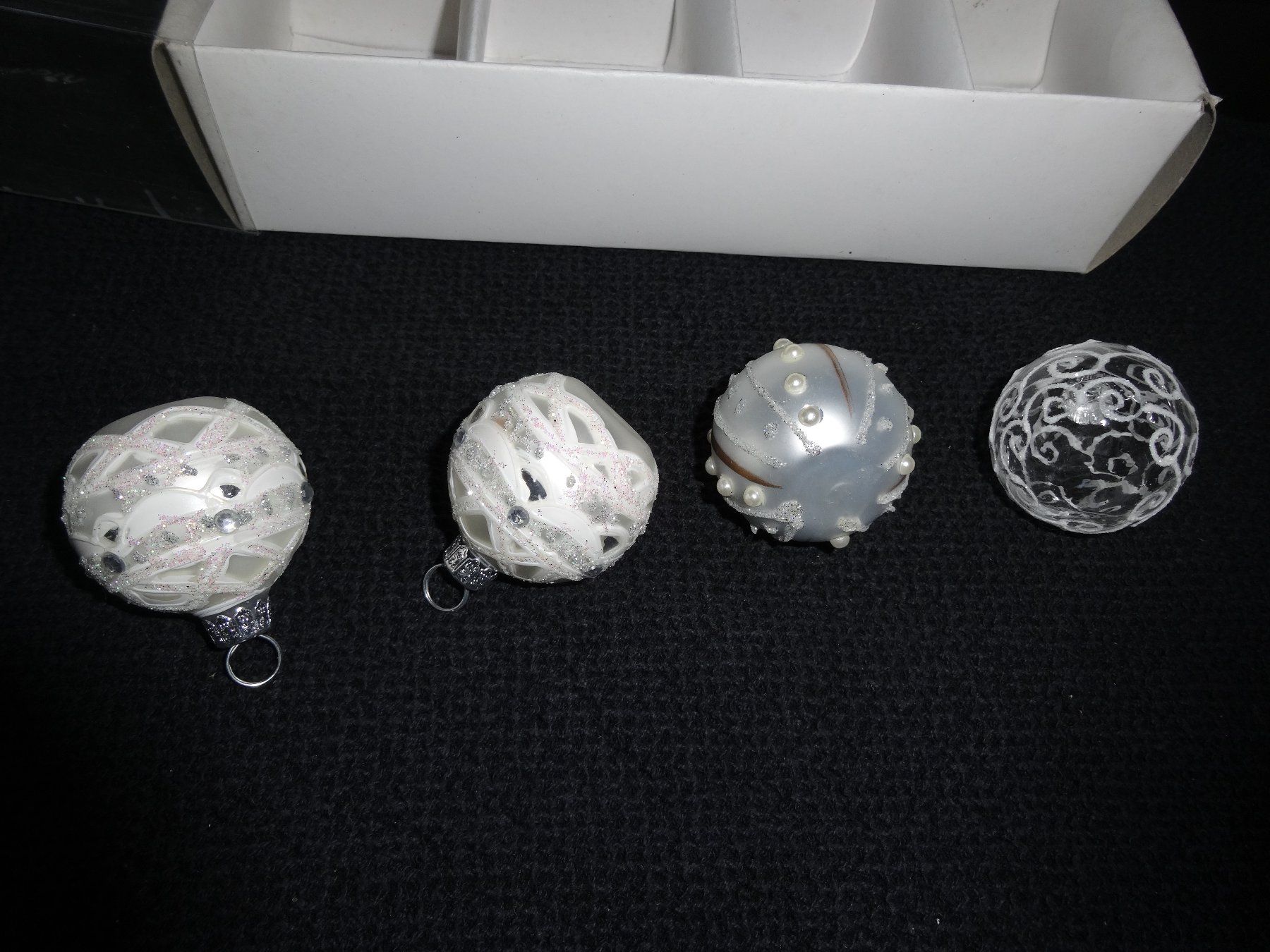 Tutte le decorazioni: 4 alte Christbaumkugeln – Usato da Neerach venduto da jenny062 1