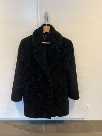 Schwarzer Mantel von Zara
