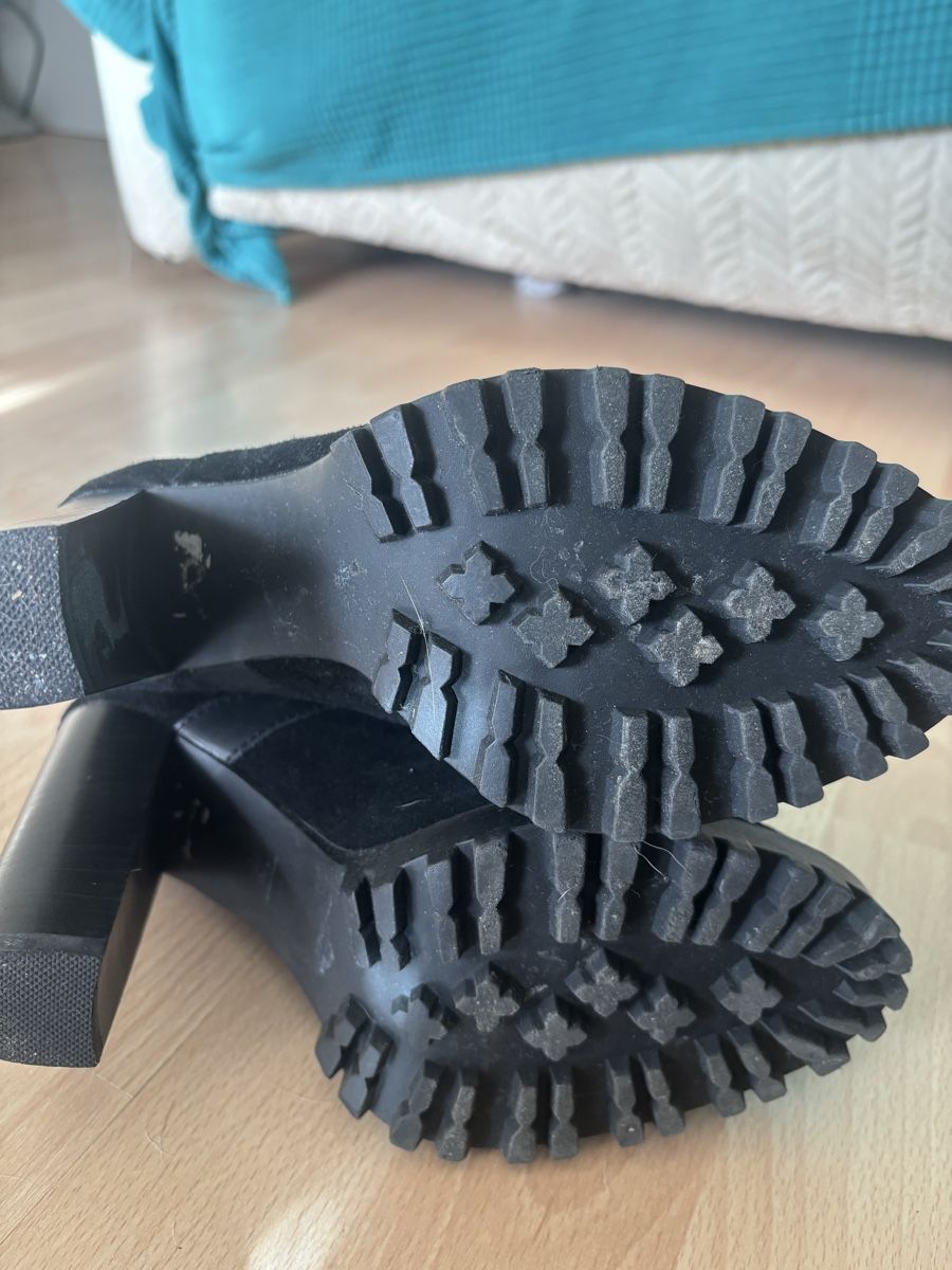 Scarpe da donna: Neue Wildlederstiefeletten – Nuovo e nell'imballaggio originale da Schlieren venduto da lil_8jdp 2