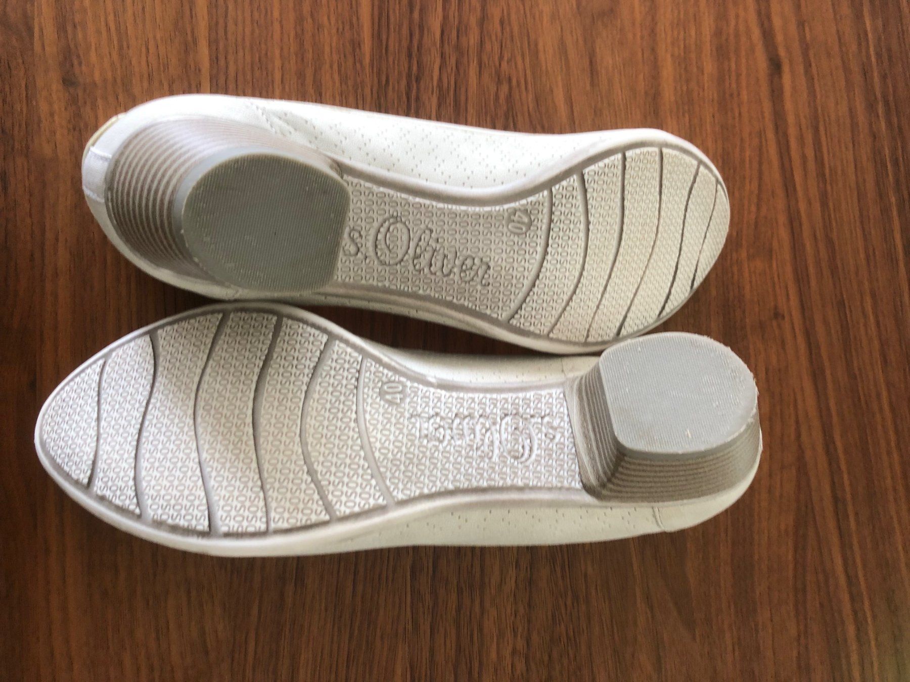 S.Oliver Scarpe da donna: Pumps hellbeige, neuwertig, Gr. 40 von S.Oliver – Nuovo (secondo la descrizione) da Hergiswil NW venduto da redrose51 7