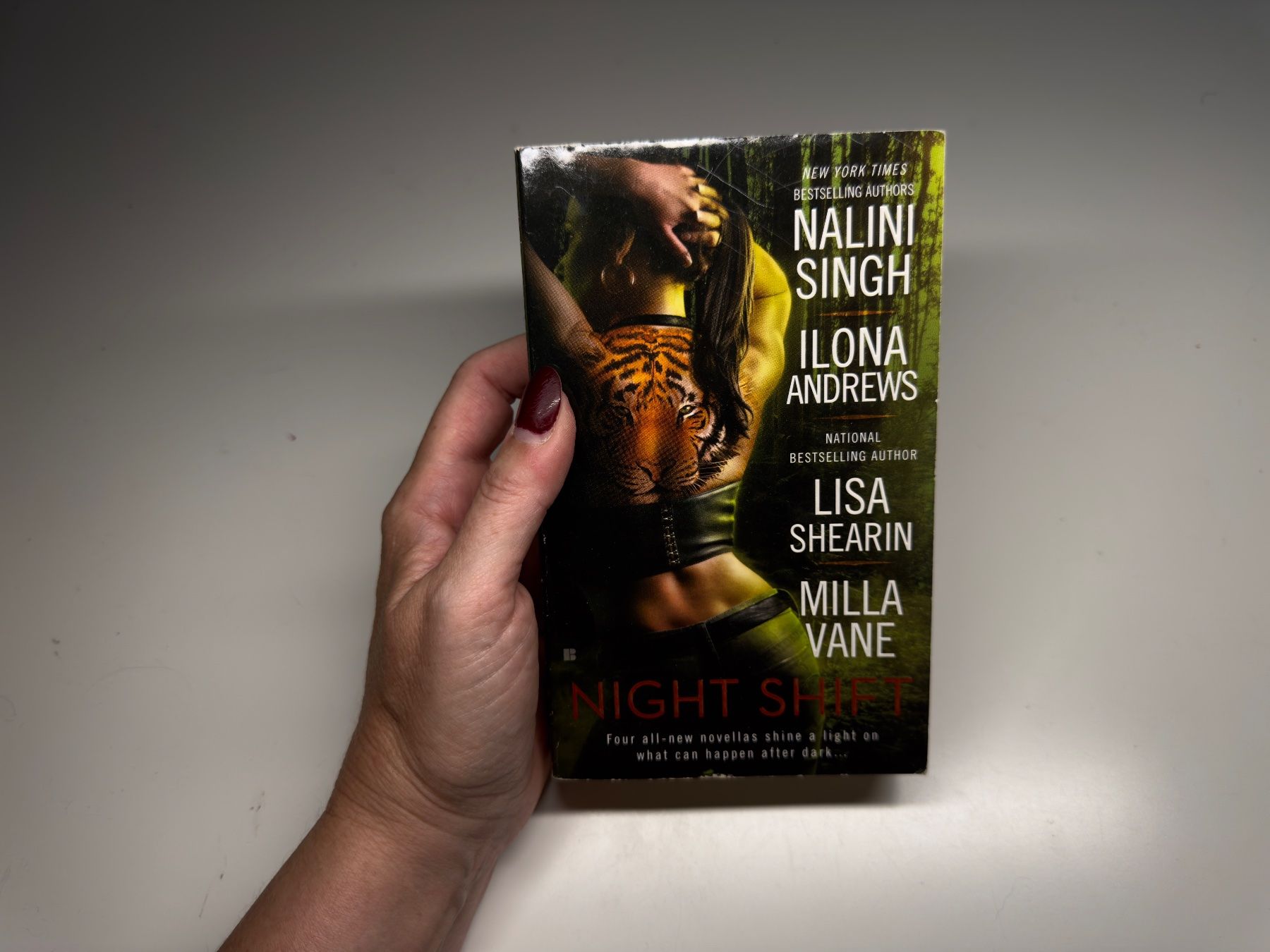 Bücher: NOVEL: Nalini Singh, Ilona Andrews, Night shift – Gebraucht aus Grosswangen von English_books