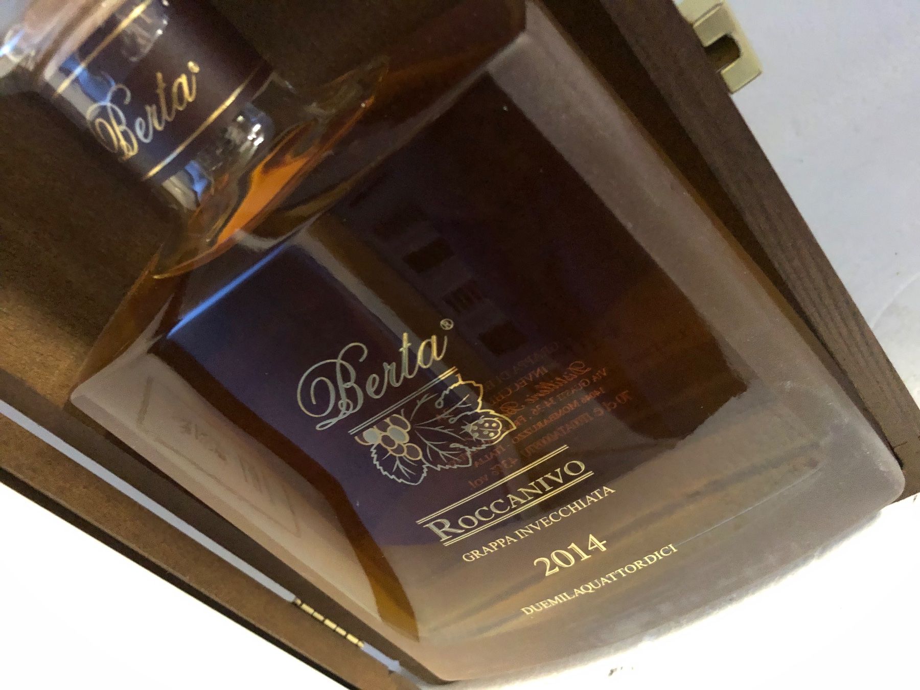 Berta Bevande alcoliche: Berta Grappa Roccanivo 43% 2014 – Nuovo e nell'imballaggio originale da Wöschnau venduto da Vinsale 6