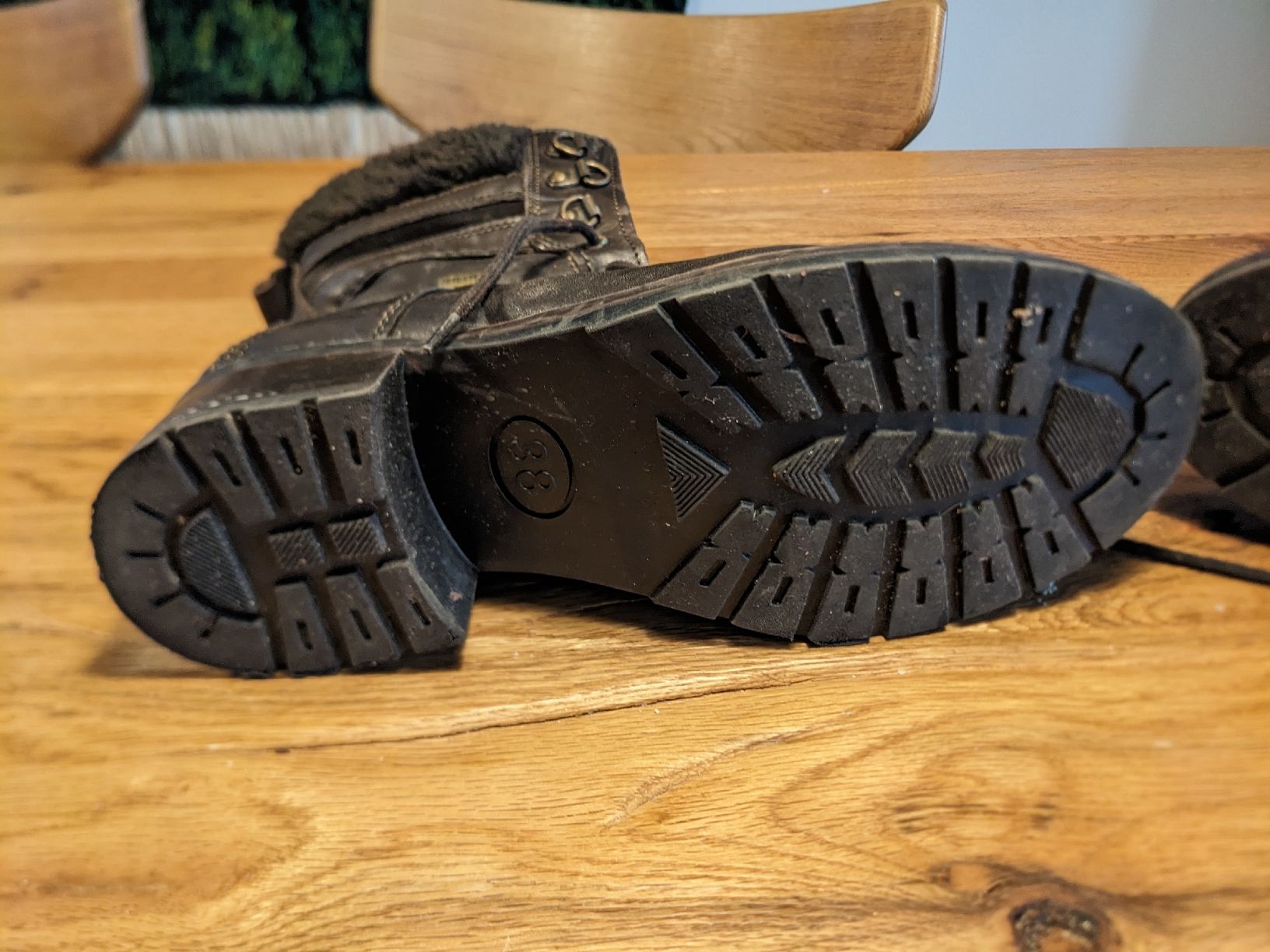 Scarpe da donna: Robuste Winterstiefel Grösse 38 – Usato da Basel venduto da labaffe01 6
