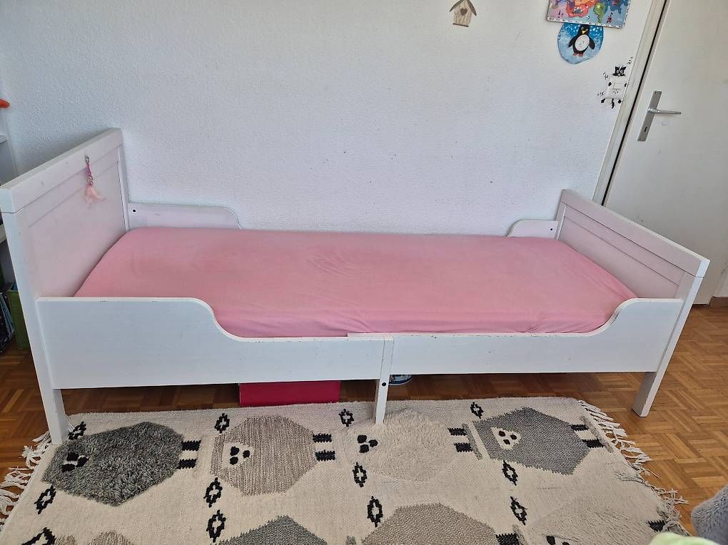 Ikea Betten: Lit enfant extensible Ikea avec avec sommier et matelas – Gebraucht aus Lausanne von Dragon102