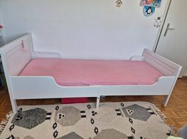 Lit enfant extensible Ikea avec avec sommier et matelas