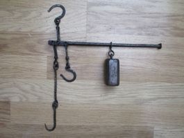 Antike Waage 1677