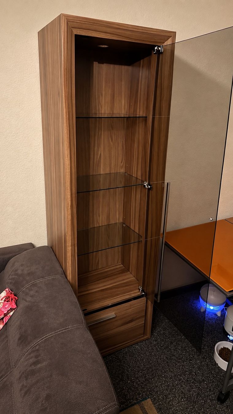 Vetrine: [Vitrine en bois] – Usato da La Chaux-de-Fonds venduto da _x.c_4 1