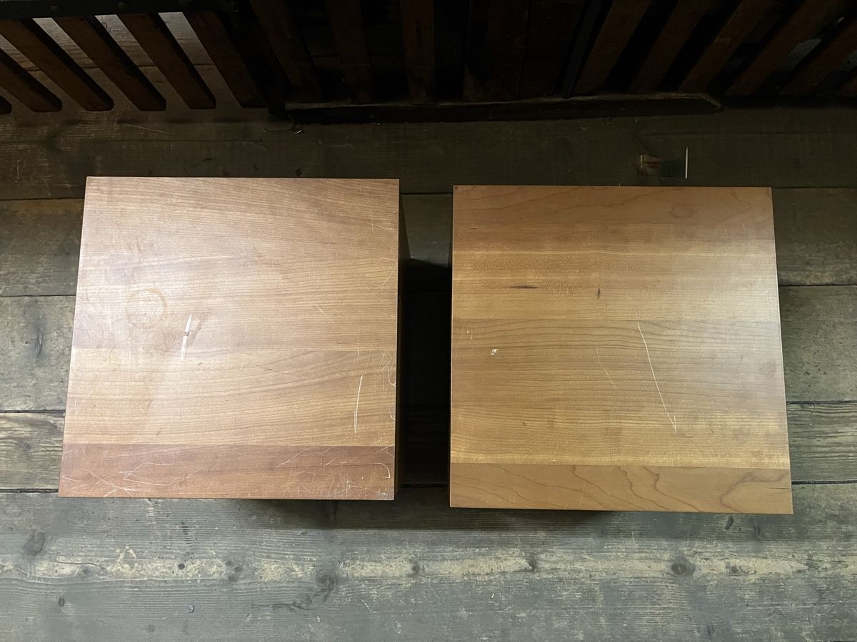 Two Wooden Cube Shelves Side Tables Natural Wood Finish (Gebraucht) in ...