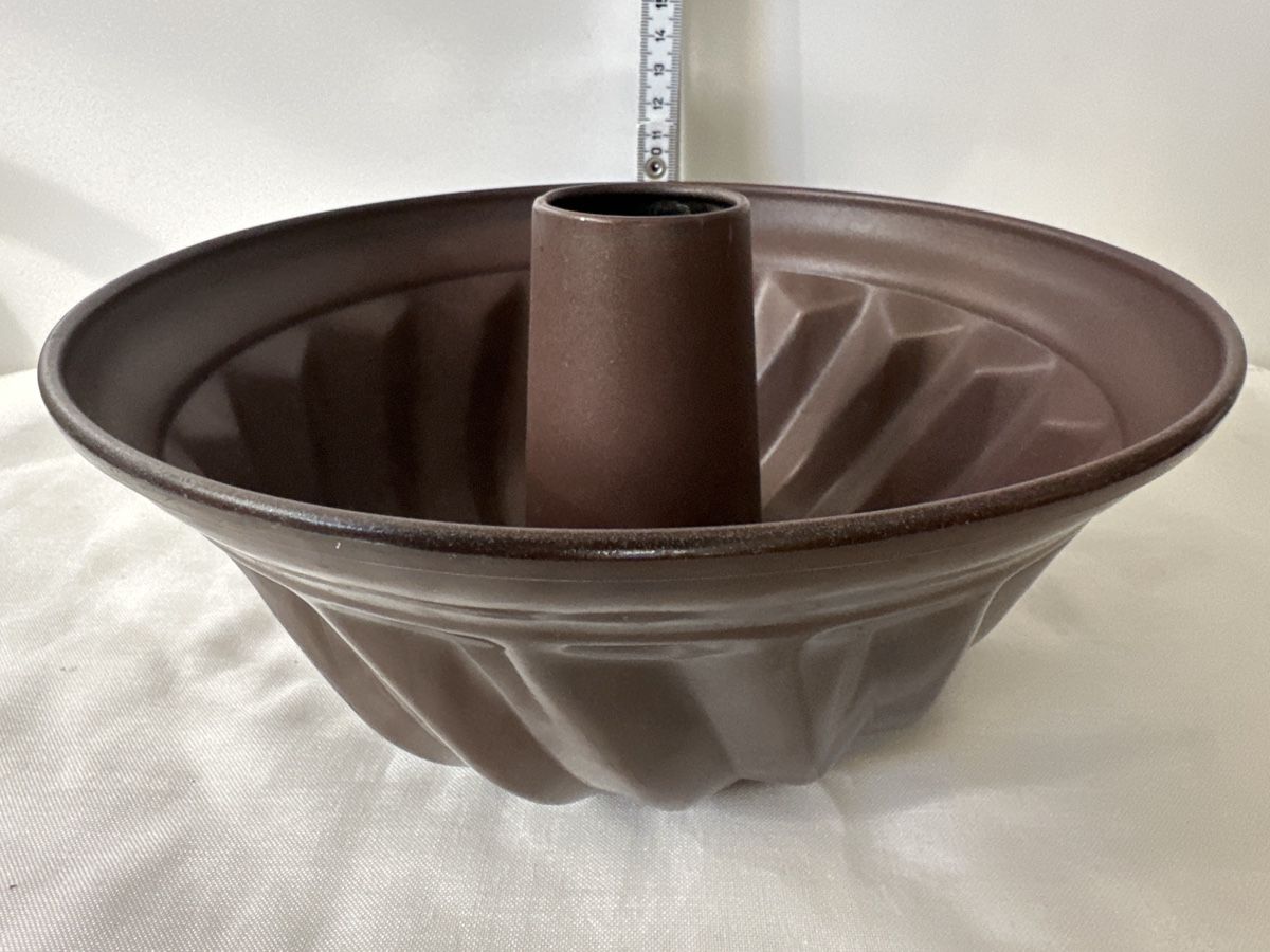 Backformen: Gugelhupfform braun Durchmesser 22 cm verwendet – Gebraucht aus Zürich von Chaeffeler 2