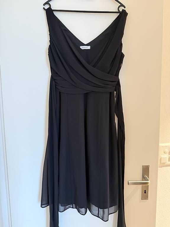 Kleider: Kleid – Gebraucht aus Eppenberg von Ferientiger