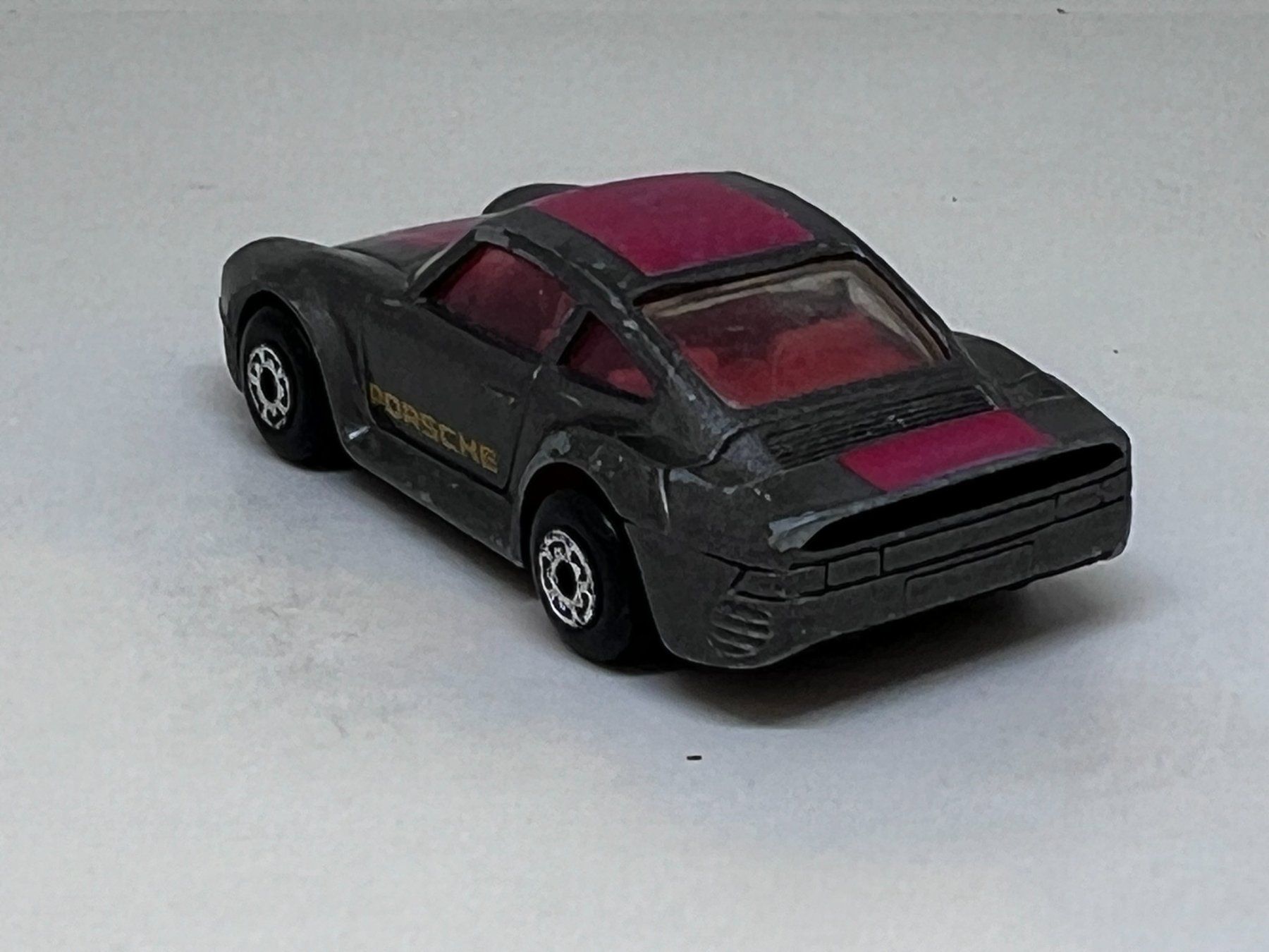 Matchbox Modellini d'auto: Matchbox Porsche 959 #718 – Usato da Wildegg venduto da LaaBoutique 2