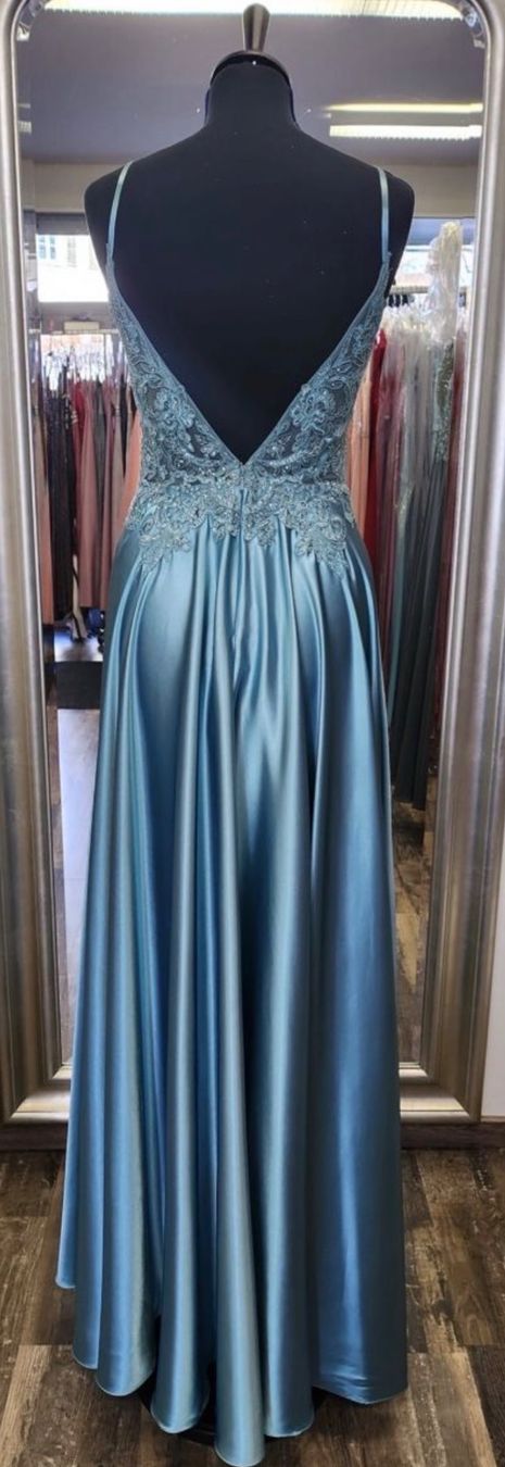 Kleider: Elegantes Abendkleid mit Spitze Gr. 34 – Neu (gemäss Beschreibung) aus Schlatt ZH von xhesiesi 1