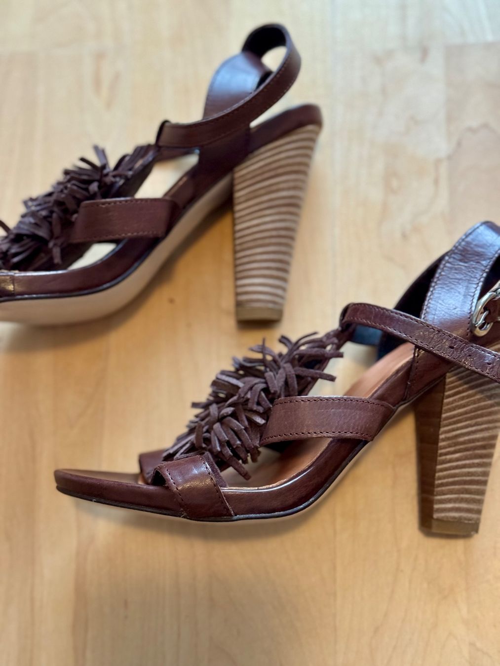 Scarpe da donna: Ledersandalen Grösse 37 – Usato da Männedorf venduto da Positive81 1