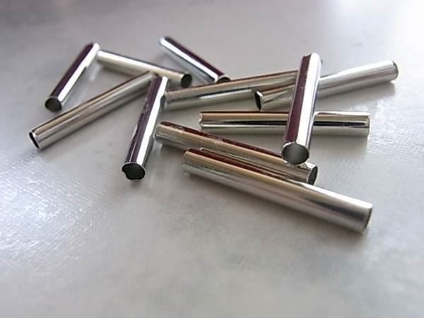 Perle (finte): 5 Röhren tubes Metall 20x3mm – Nuovo (secondo la descrizione) da Alpnachstad venduto da perlengaby 1