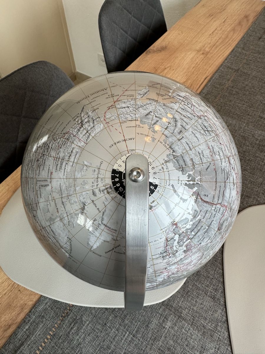 Sonstige Dekorationen & Accessoires: Globus „emform Planet“ in Silber – Gebraucht aus Celerina von Little29 4