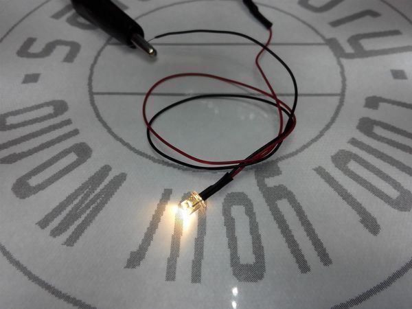 Componenti elettronici: Flachkopf-LED 3mm verkabelt 12V DC, warm – Nuovo (secondo la descrizione) da Luzern venduto da Salefactory 1