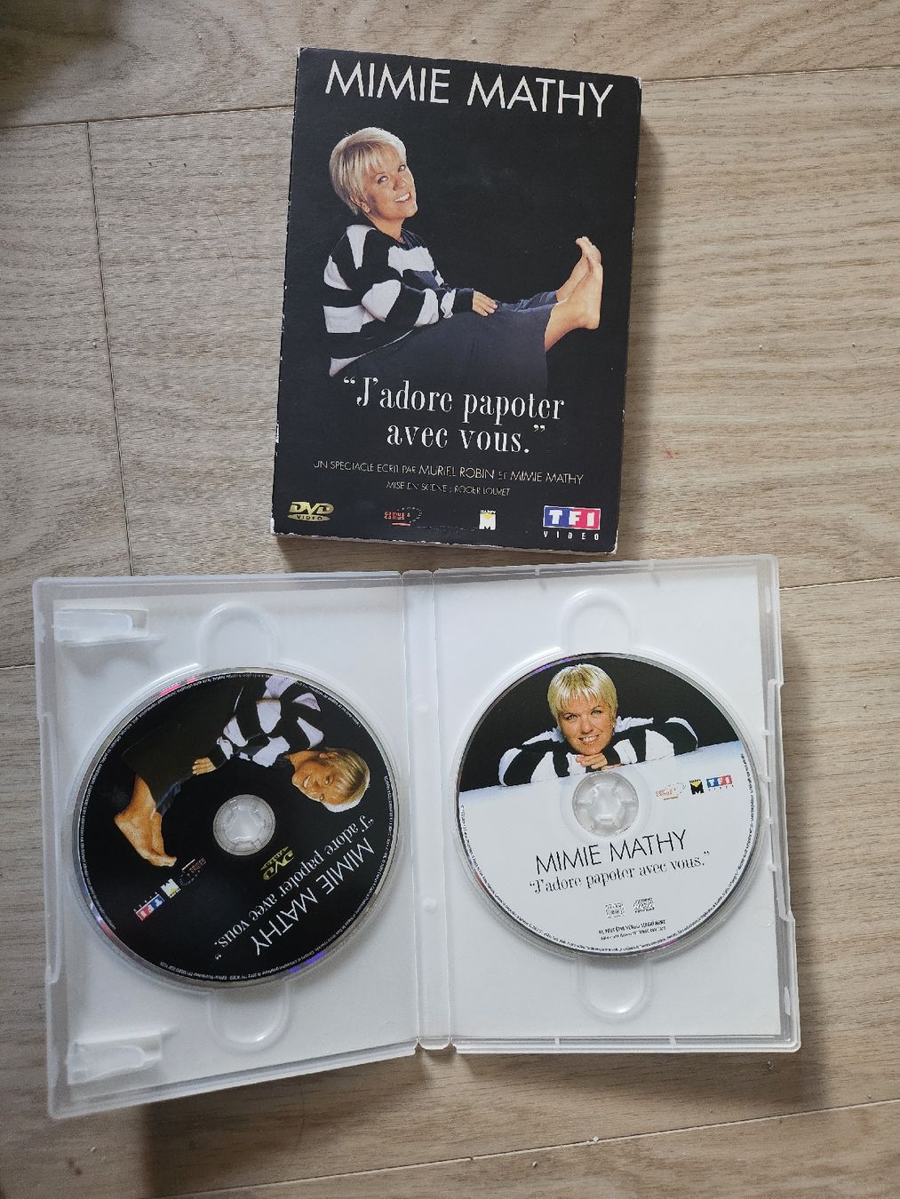 Tutti i DVDs: Coffret DVD + CD "Mimie Mathy" – Usato da La Joux FR venduto da car_ck96