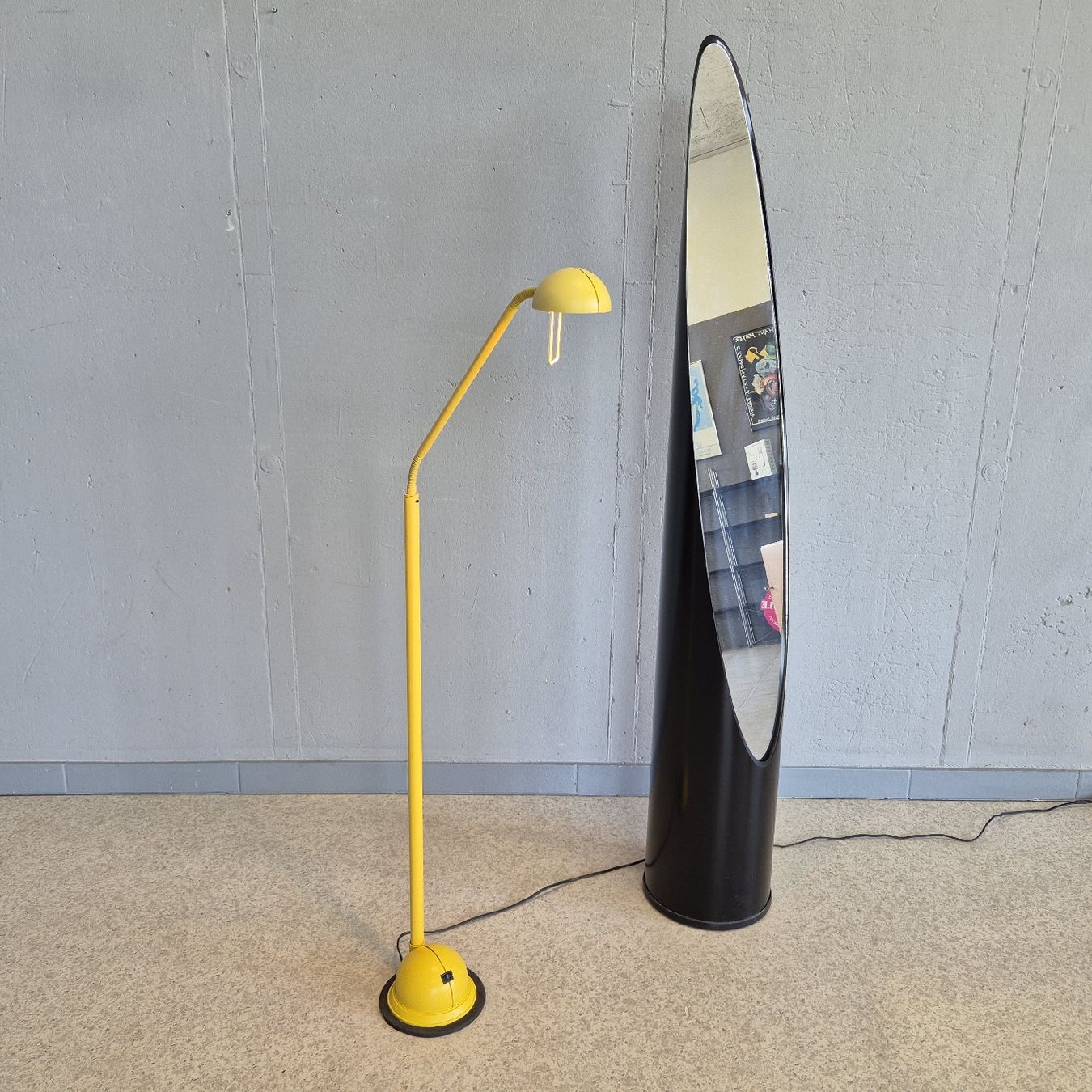 Lampade: Decolux Postmoderne Stehleuchte Floor Lamp Lampe – Usato da Nottwil venduto da Wondewa-Shop