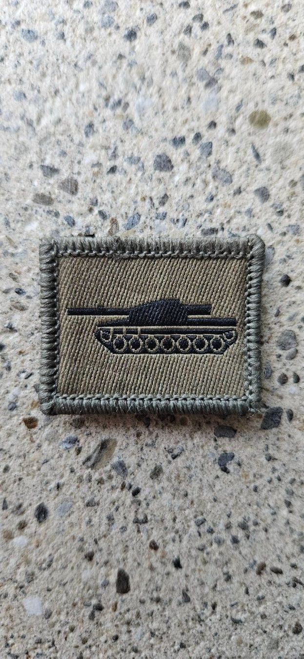 Schweizer Armee Placchette & Badge: *** Funktionsabzeichen Panzer mit klett *** – Nuovo e nell'imballaggio originale da Riedholz venduto da fr_sIruP