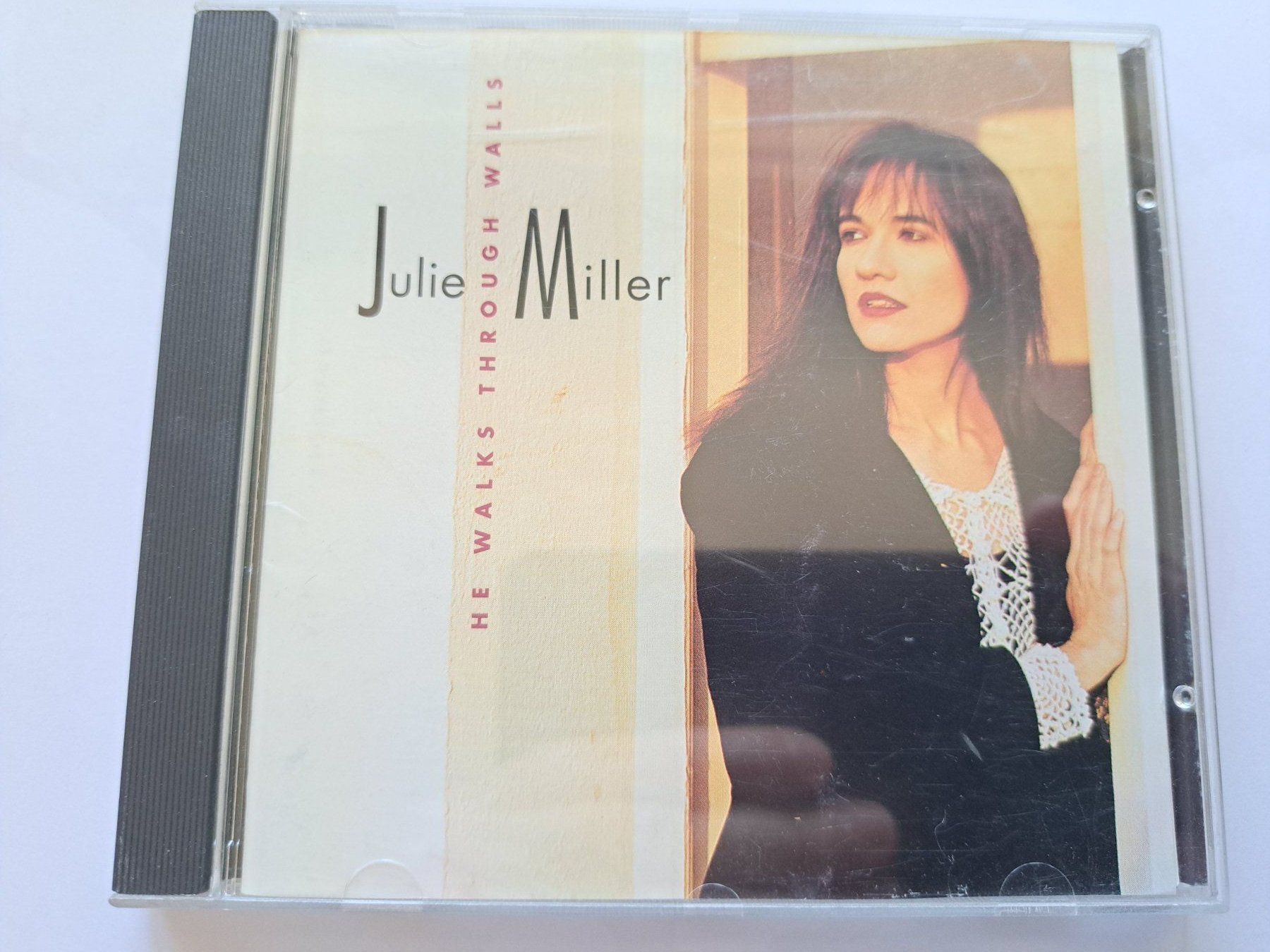 CD: Cd Julie Miller - He walks trough wall – Usato da Pully venduto da bro_n52j