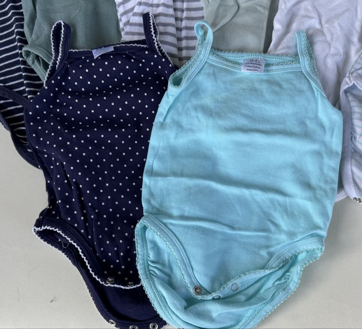 Lotti & Set di vestiti: Body‘s Grösse 62/68 – Usato da Horgen venduto da ButterflyH0102 1