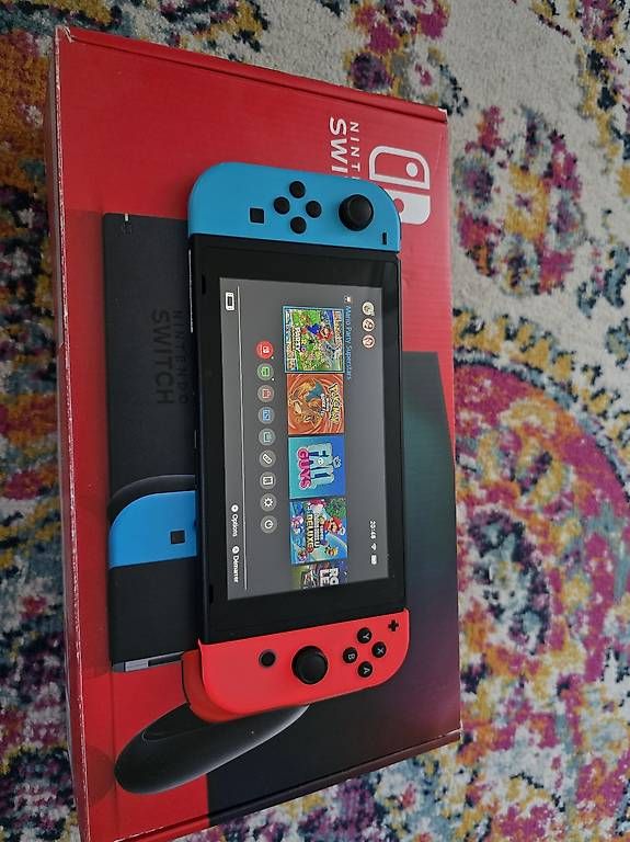 Nintendo Konsolen: Nintendo Switch V2 en excellent état – Gebraucht aus Siviriez von ani_xzl6